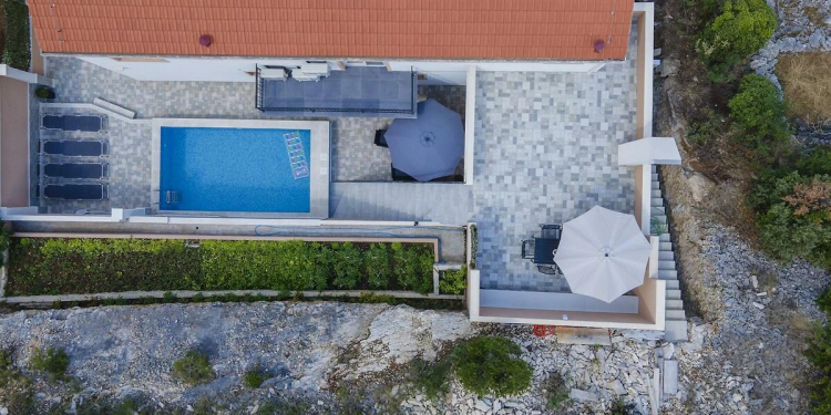 Holiday House Neda